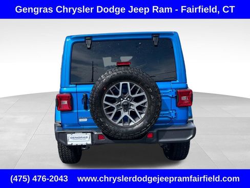 Certified 2025 Jeep Wrangler Unlimited Sahara AWD/4WD image 6