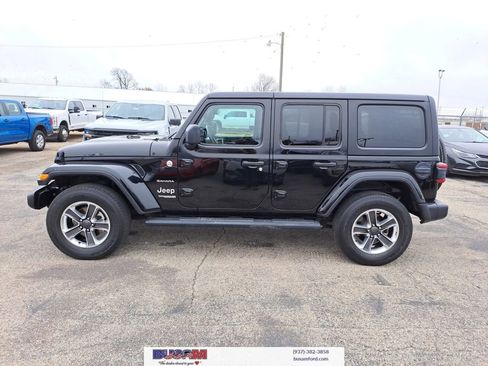 Used 2022 Jeep Wrangler Unlimited Sahara w/ Safety Group image 23