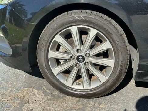 Used 2017 Hyundai Sonata Limited image 30