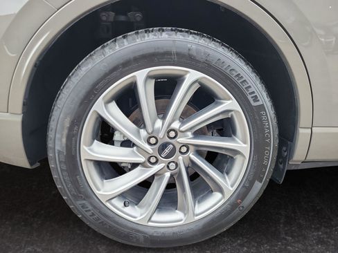 Used 2025 Lincoln Corsair Grand Touring w/ Towing Package image 29