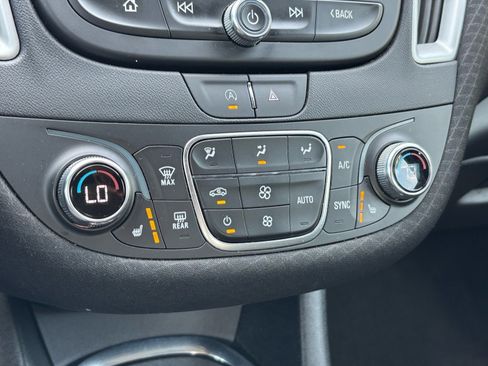 Used 2024 Chevrolet Malibu LT image 17