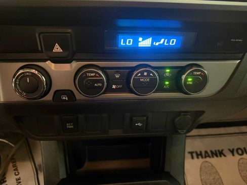 Certified 2023 Toyota Tacoma SR AWD/4WD image 33