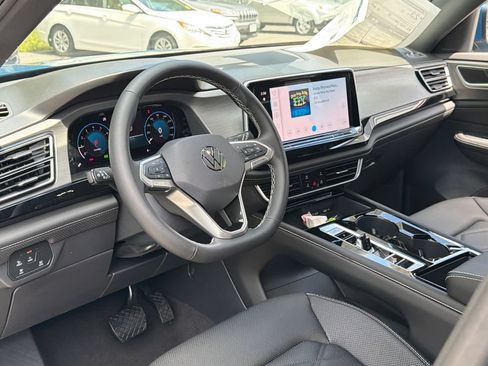 New 2026 Volkswagen Atlas Cross Sport SE FWD image 17