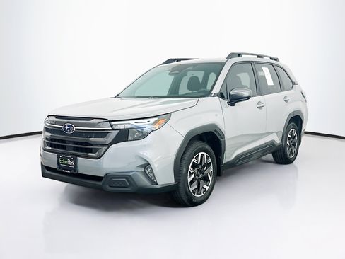 Used 2026 Subaru Forester Premium AWD/4WD image 3