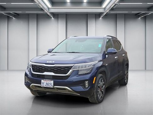 Certified 2023 Kia Seltos SX image 3