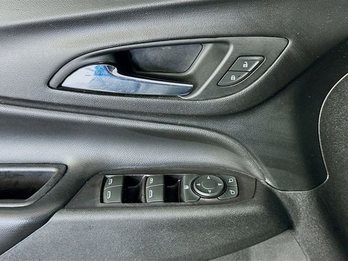 Used 2020 Chevrolet Equinox LT AWD/4WD image 18