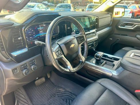 Used 2022 Chevrolet Silverado 1500 LTZ image 16