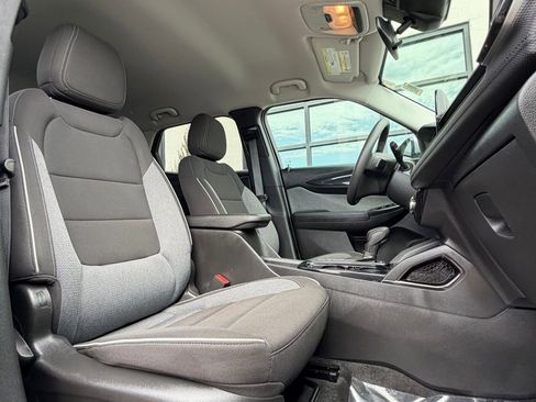 Used 2025 Chevrolet TrailBlazer LT image 22