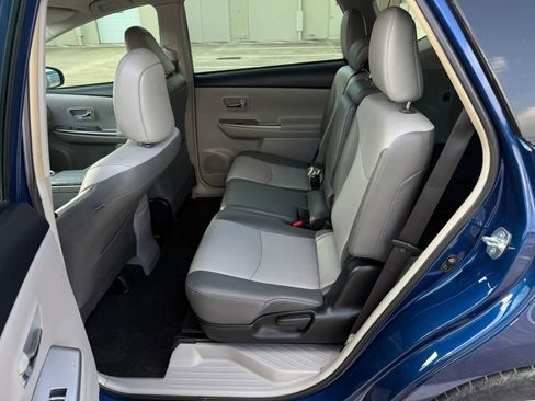 Used 2016 Toyota Prius V Four FWD image 13