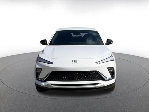 Used 2025 Buick Envista Sport Touring image 4