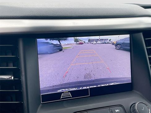 Used 2023 GMC Acadia SLE w/ Driver Convenience Package image 15