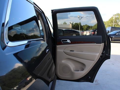 Used 2013 Jeep Grand Cherokee Limited image 25