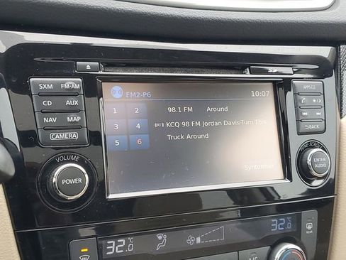 Used 2016 Nissan Rogue SL AWD/4WD image 25