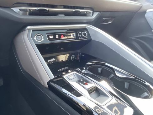 Used 2025 Audi Q5 Premium w/ Convenience Package image 30