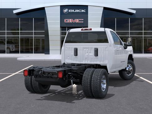 New 2026 GMC Sierra 3500 SLE AWD/4WD image 4