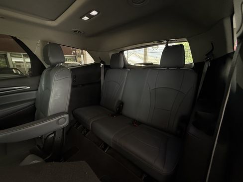 Used 2021 Buick Enclave Essence w/ LPO, Touring Package AWD/4WD image 32