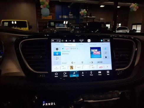 Used 2024 Chrysler Pacifica Pinnacle image 22