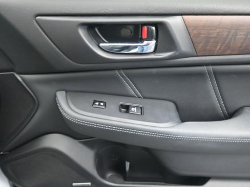 Used 2018 Subaru Outback 2.5i Limited image 16