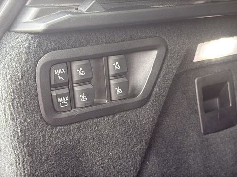 Used 2020 BMW X7 xDrive40i w/ Premium Package image 21