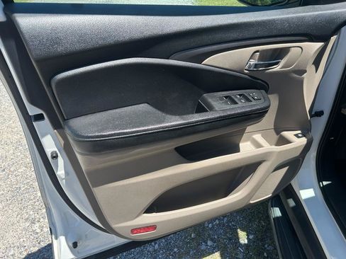 Used 2018 Honda Ridgeline RTL-T image 19