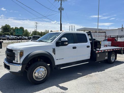 Used 2018 Ford F550 4x4 Crew Cab Super Duty w/ Power Equipment Group image 1