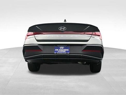 New 2026 Hyundai Elantra SEL Sport Premium FWD image 35