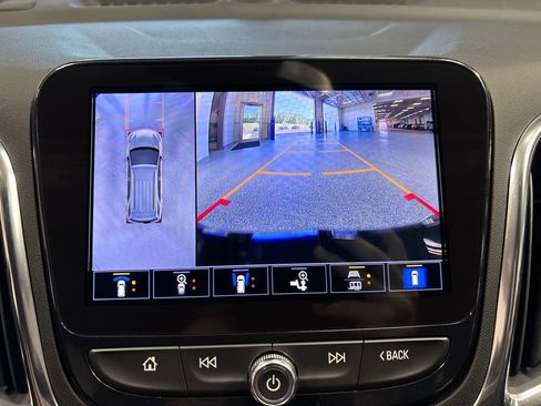 Used 2024 Chevrolet Equinox Premier AWD/4WD image 19