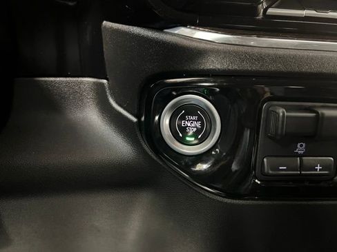 Used 2023 GMC Sierra 1500 Elevation image 36