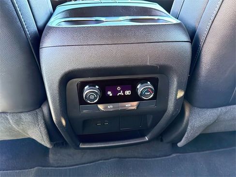 Certified 2025 Chevrolet Traverse LT image 28