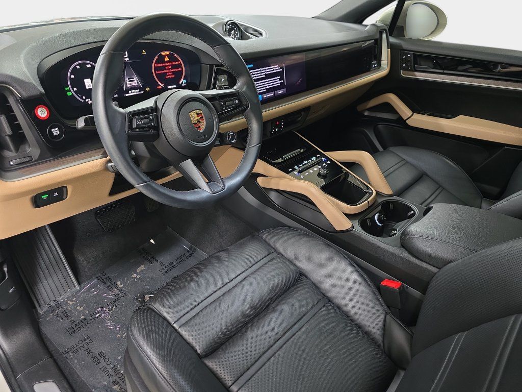 Used 2024 Porsche Cayenne Coupe AWD/4WD image 19