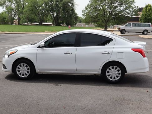 Used 2019 Nissan Versa SV FWD image 9