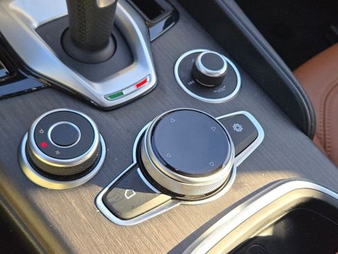 Used 2022 Alfa Romeo Giulia Ti image 21