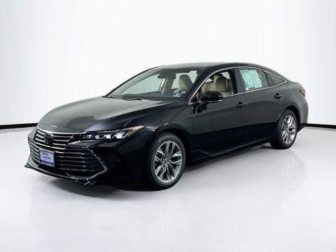 Used 2019 Toyota Avalon XLE image 1
