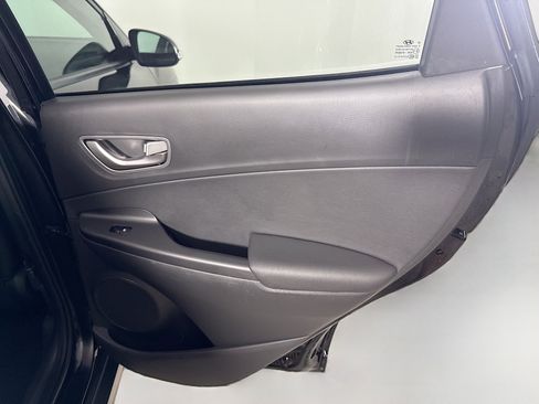 Used 2021 Hyundai Kona Limited w/ Cargo Package image 28