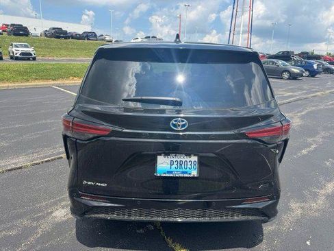 Certified 2025 Toyota Sienna XSE AWD/4WD image 4
