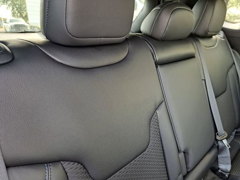 New 2026 Jeep Compass Latitude image 24