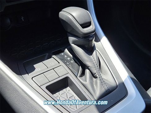 Used 2022 Toyota RAV4 XLE image 20