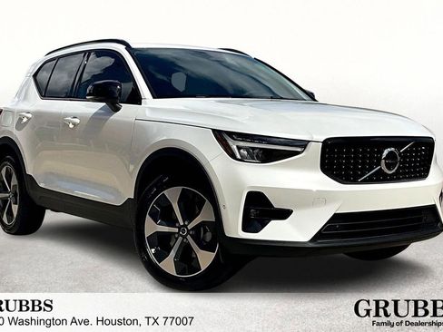 New 2026 Volvo XC40 B4 Plus w/ Protection Package Premier image 1