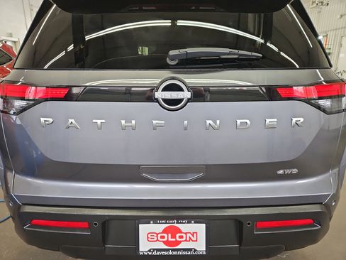 Used 2025 Nissan Pathfinder SV AWD/4WD image 23