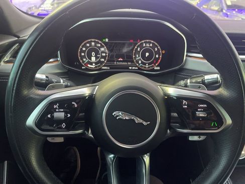 Used 2021 Jaguar F-PACE R-Dynamic S image 9