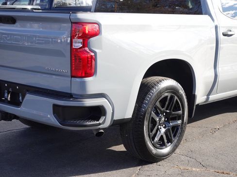 Used 2024 Chevrolet Silverado 1500 Custom image 9