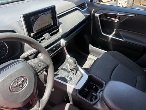 Used 2024 Toyota RAV4 XLE AWD/4WD image 15