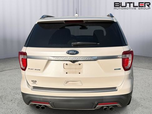 Used 2018 Ford Explorer Platinum AWD/4WD image 9