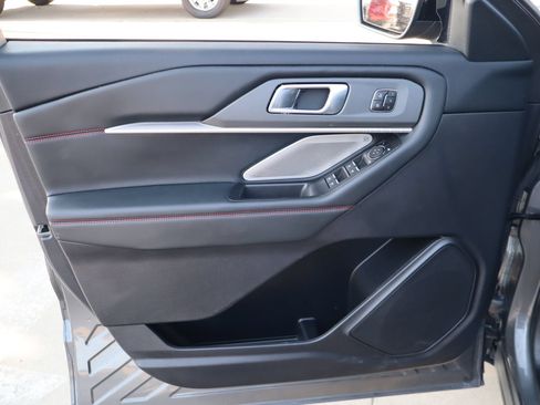Used 2025 Ford Explorer ST AWD/4WD image 12