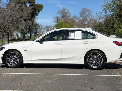Certified 2022 BMW 330e 330e w/ Convenience Package image 8