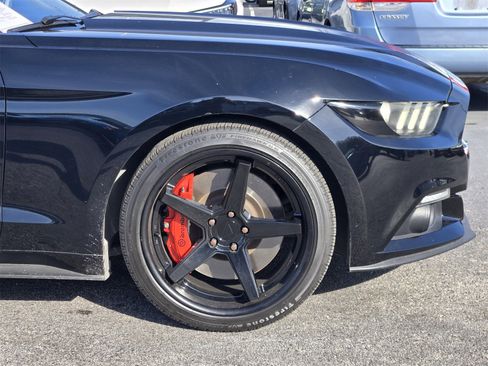 Used 2017 Ford Mustang Premium image 8