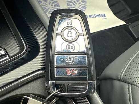 Certified 2022 Lincoln Corsair Standard w/ Equipment Group 101A image 48