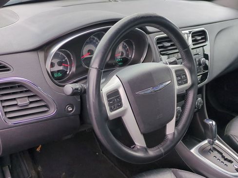 Used 2013 Chrysler 200 Limited image 2