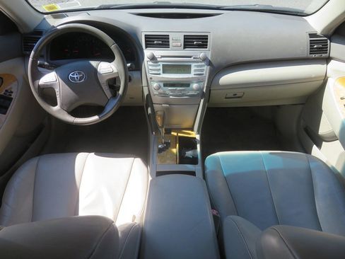 Used 2007 Toyota Camry XLE FWD image 12
