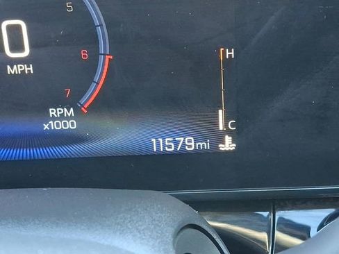 Used 2024 Chevrolet Trax RS w/ Sunroof Package image 21